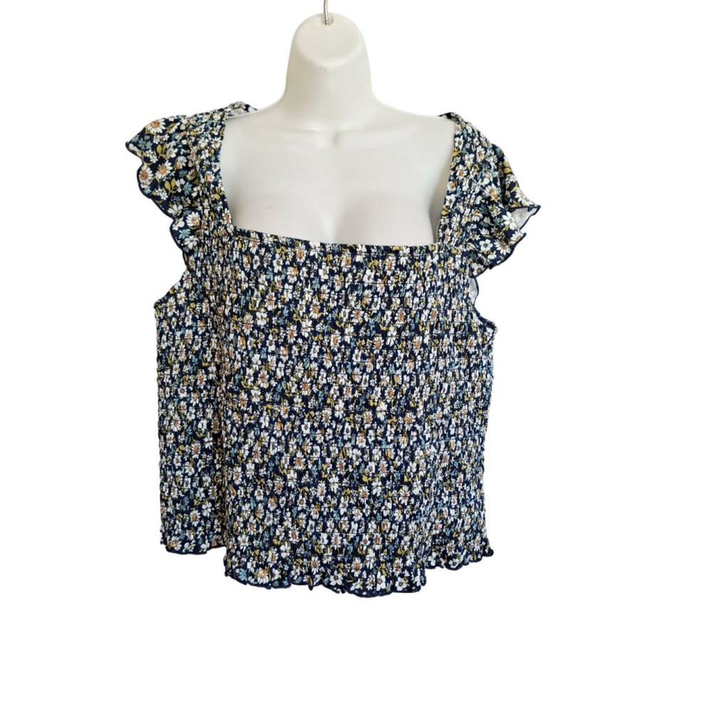 Old Navy Navy Floral Smocked 2X White Flowers bloomcore Cottagecore top nwt